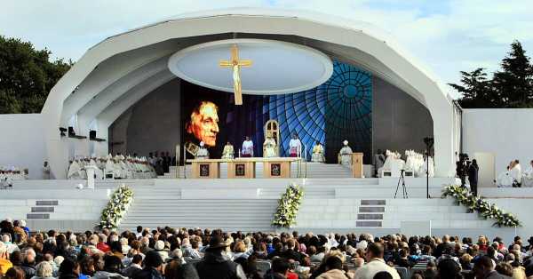 Pope to award John Henry Newman one of Catholic Church's highest honors