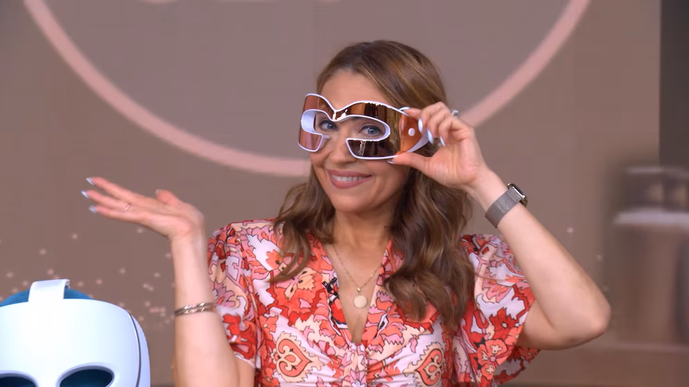 Video tips and products for perfect glowing skin with red light