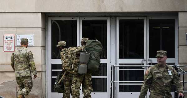 Trump's Takeover of Washington Begins with Arrival of National Guard Troops