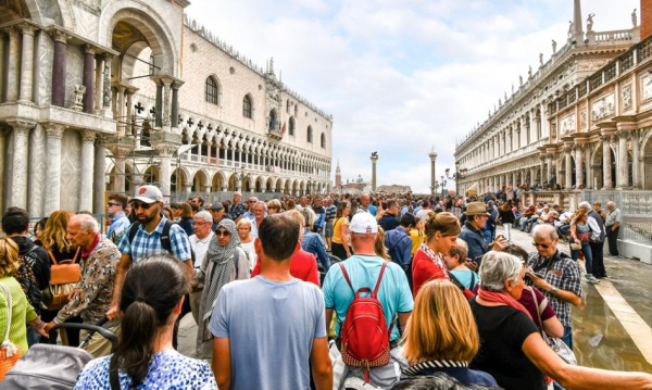 A Thief with a POS Terminal? These are the latest generation of brazen pickpocketing.