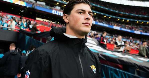 Former Wales striker Louis Rees-Zammit has announced his return to rugby after retiring from the NFL.