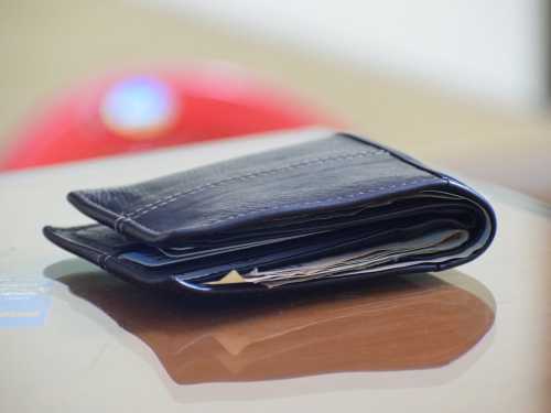 Why we still believe in “money” rituals: the wallet in folk beliefs, symbolism and modern meaning