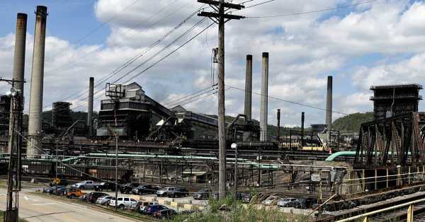 Explosion at steel plant kills one person, injures dozens