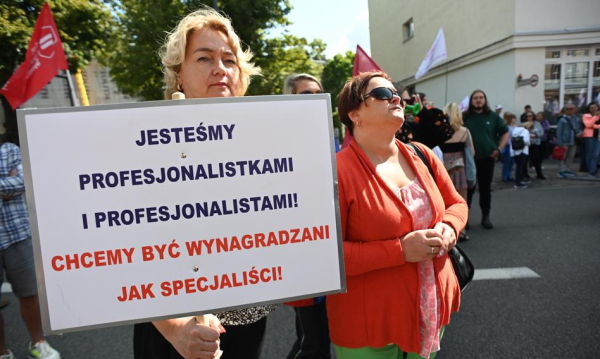 Teachers have had enough. They may lock down Warsaw on September 1st.