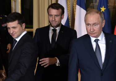 Volodymyr Zelenskyy Vladimir Putin /Getty Images