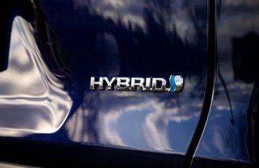 The most popular hybrids in August 2025 in Ukraine: Toyota RAV4, Yaris Cross and Renault