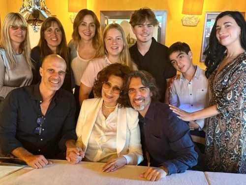 Sophia Loren celebrates her 91st birthday: photos and videos from a family party in Switzerland