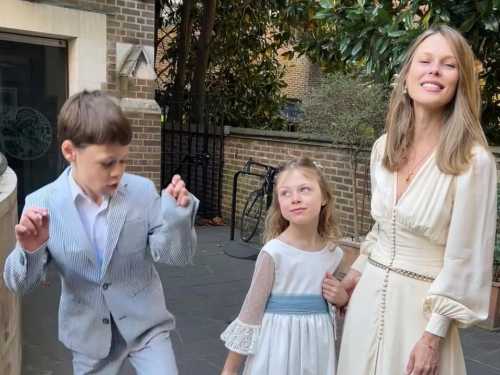 Freimut shared autumn shots with younger children in London