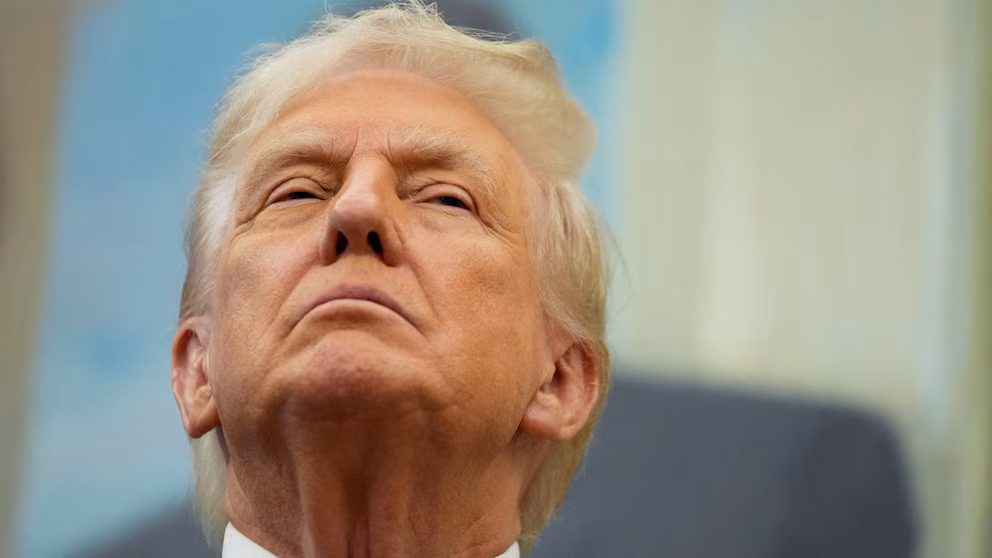 Trump Team Mulls Dollar Coinage