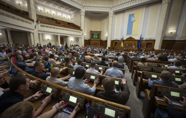 Ukrainians judged Servant of the People’s performance most negatively – KIIS poll.