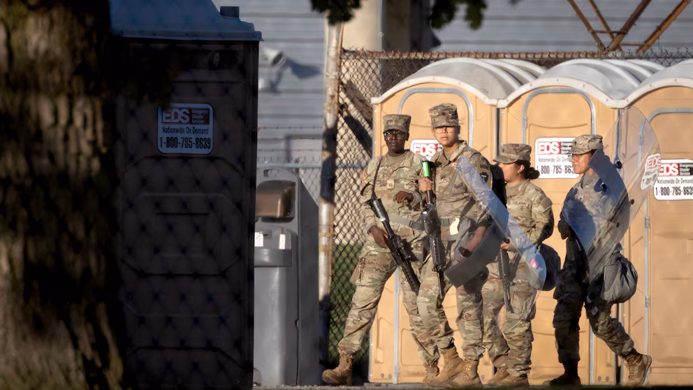 Appeals court upholds bar on Illinois National Guard deployment, allows mobilization.