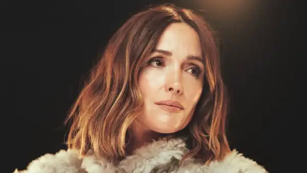 Rose Byrne Strikes Gold