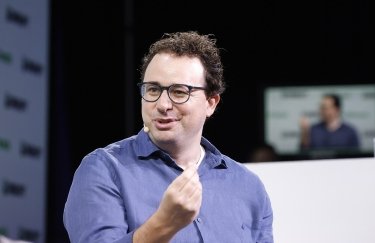 Anthropic’s Chief Exec, Amodei: AI Might Erase Half of Existing Office Jobs