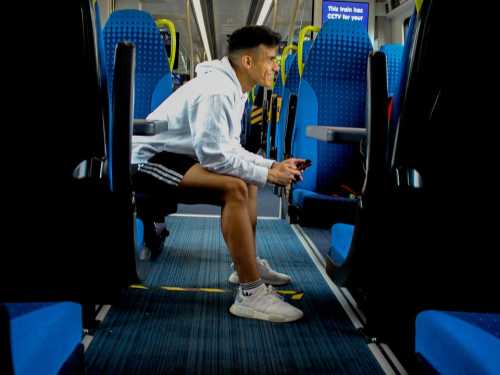 Is it embarrassing to wear a tracksuit on a plane and train?