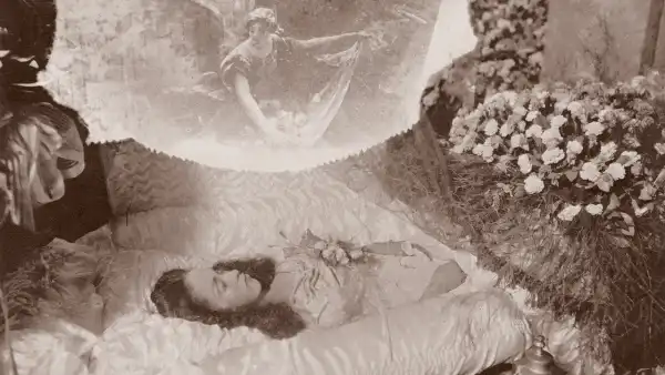 Van Der Zee’s Ethereal Portraits of the Deceased