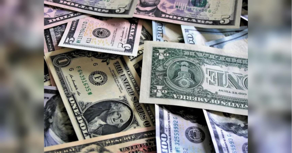 What will the dollar exchange rate be in Ukraine by the end of autumn: banks have noticed alarming signals