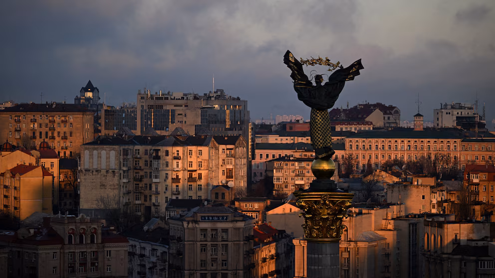 US Diplomat: Ukraine Negotiators and US Align on Possible Treaty Terms