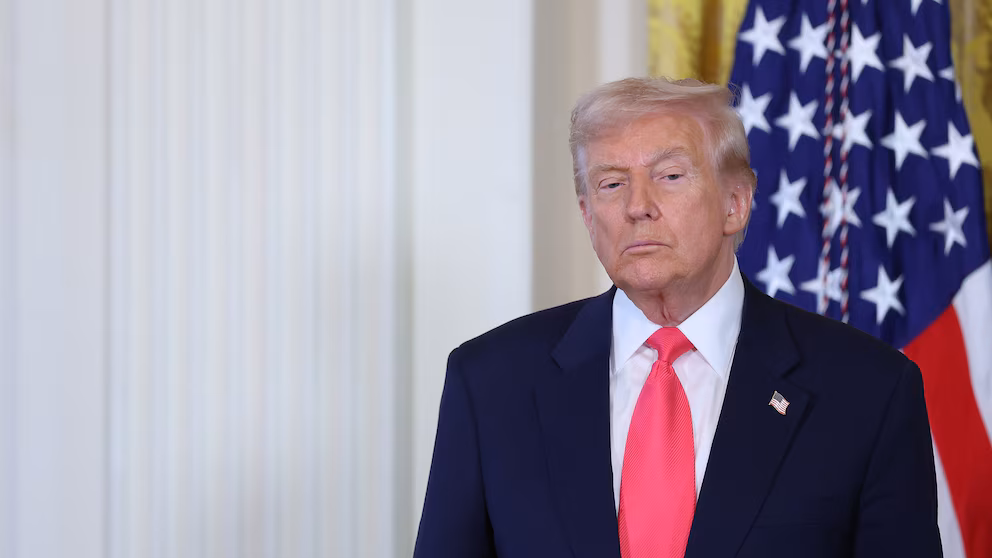 Trump Urges DOJ to Investigate Additional Epstein Connections, Including Clinton