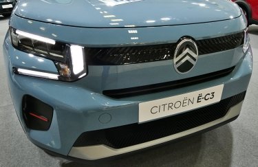 BYD Surpasses Tesla: European Auto Sales Shift in October, 2026-2027 Prediction