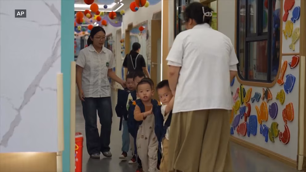 China's Shrinking Population Extends Decline 2