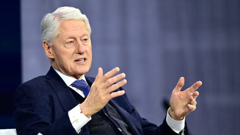 Former President Bill Clinton makes case for public hearing in House Epstein probe 7