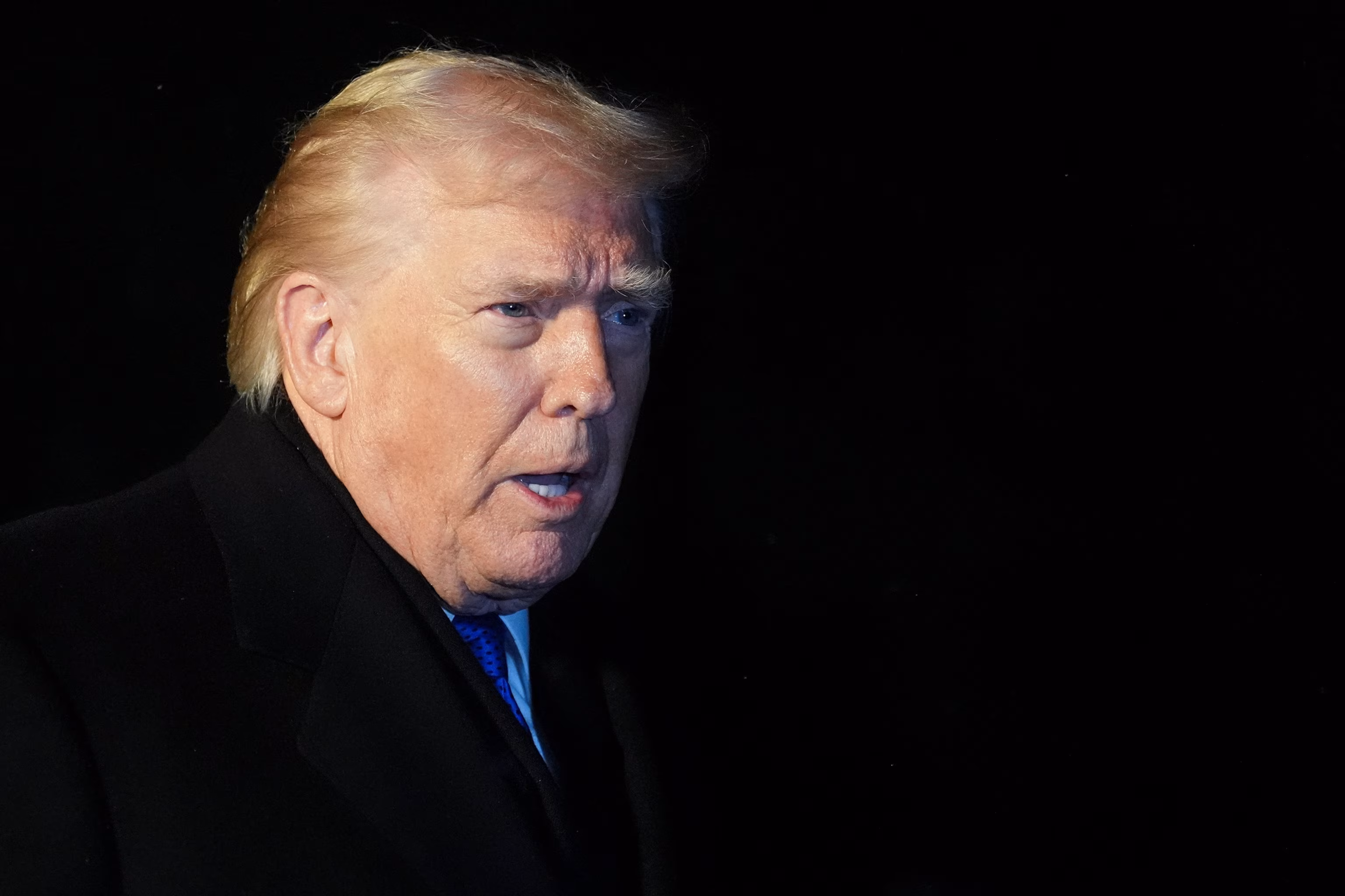 Trump threatens to block opening of new bridge between US and Canada 5