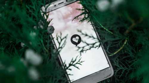 I'm a single 53-year-old woman, here's my reason why dating apps are hell