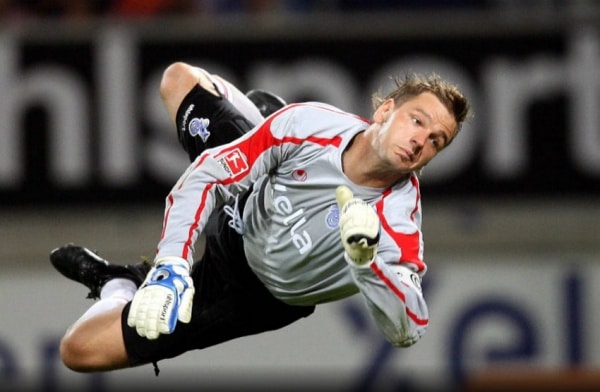 Famous football goalkeeper dies after surviving doctors' "sentence" of two and a half years (photo) 6 Famous football goalkeeper dies after surviving doctors' "sentence" of two and a half years (photo) 8