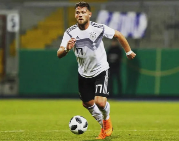 The beautiful wife of a famous football player with Russian roots died at the age of 28 (photo) 10