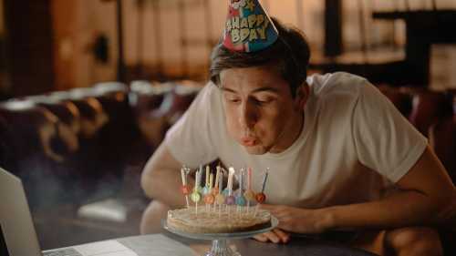 The new fashion for “quiet holidays”: why more and more people don't celebrate birthdays