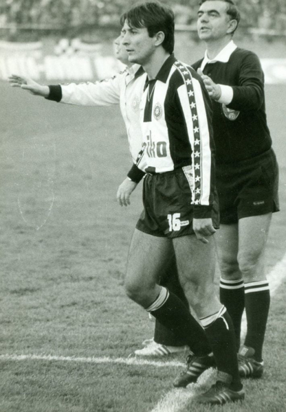 The house of a famous football player who miraculously survived the coronavirus pandemic burned down (photo) 6