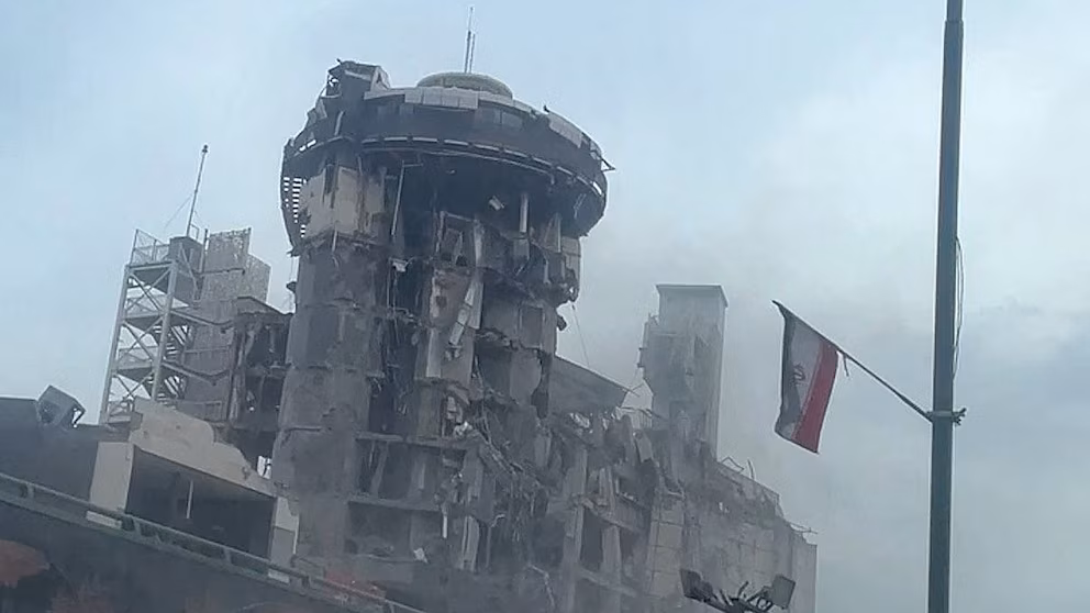 Trump delays Iran power grid strikes; analysts foresee possible human disaster.