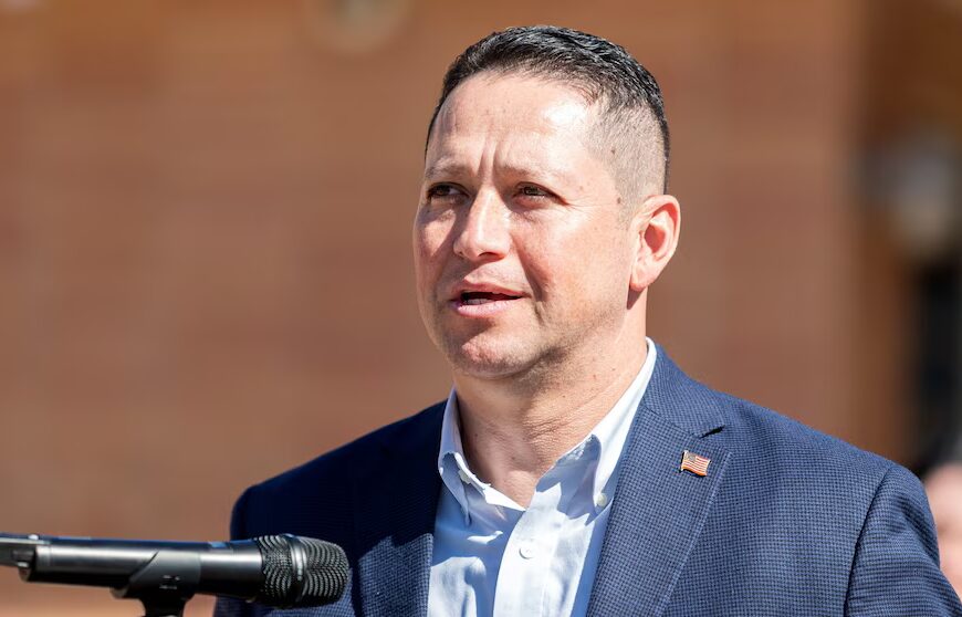 Gonzales, Republican Congressman, Announces Congressional Exit