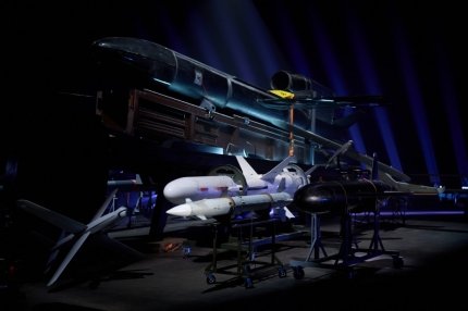 Zelenskyy showed over 50 types of new Ukrainian weapons 9