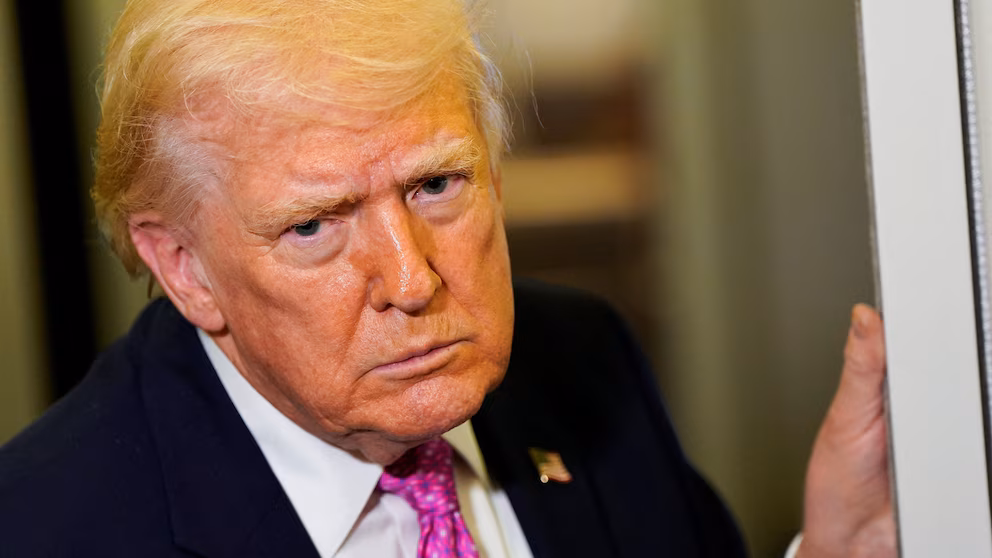 Hormuz Strait Reopens: Trump Deflects Blame. 6