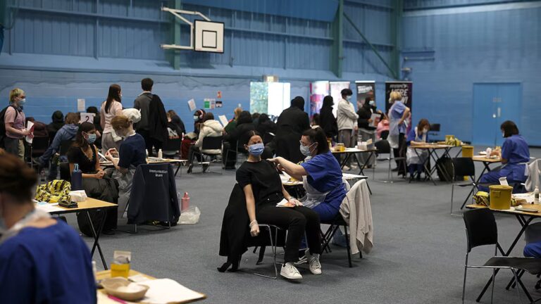 A meningococcal disease outbreak is spreading in the UK. Here's what to know 1