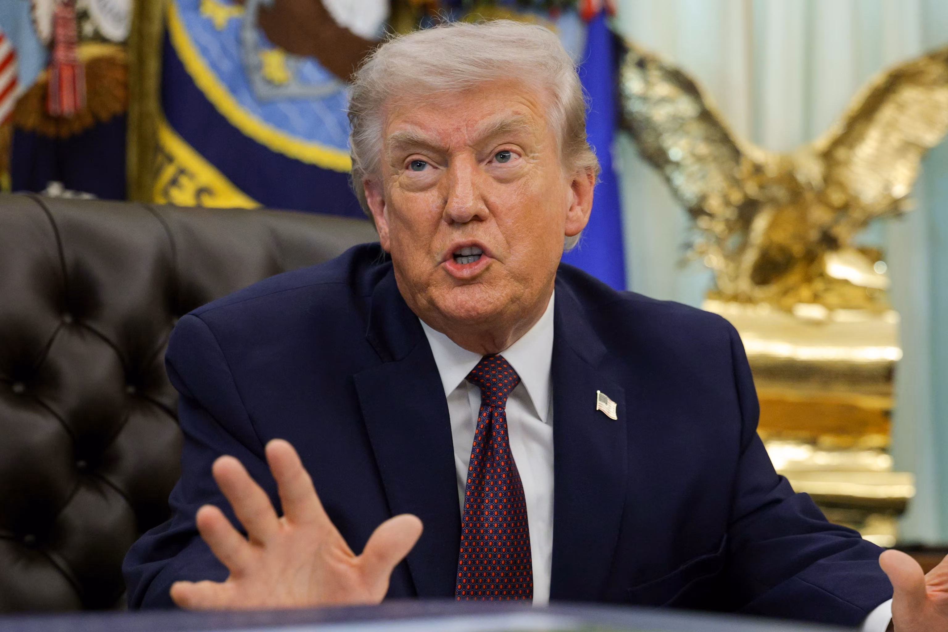 Trump Imposes Full Tariff on Select Pharma Imports by Decree 4