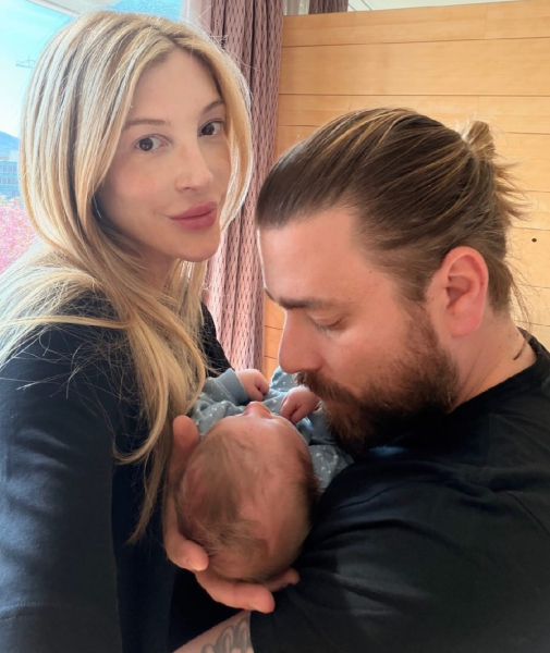 Legendary World and European Football Champion Becomes Grandfather for the First Time at 81 (Photo) 8