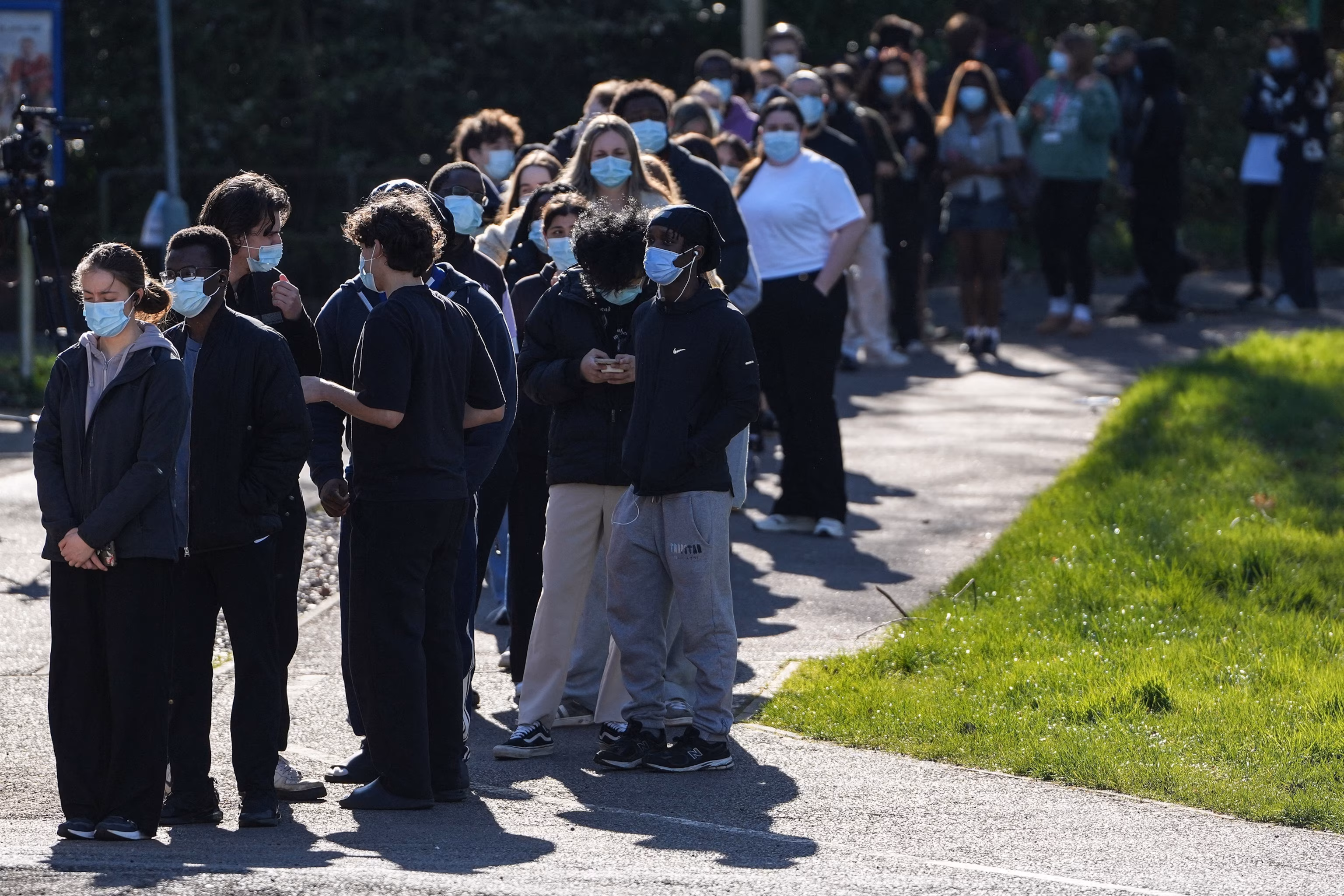 A meningococcal disease outbreak is spreading in the UK. Here's what to know 8 A meningococcal disease outbreak is spreading in the UK. Here's what to know 8