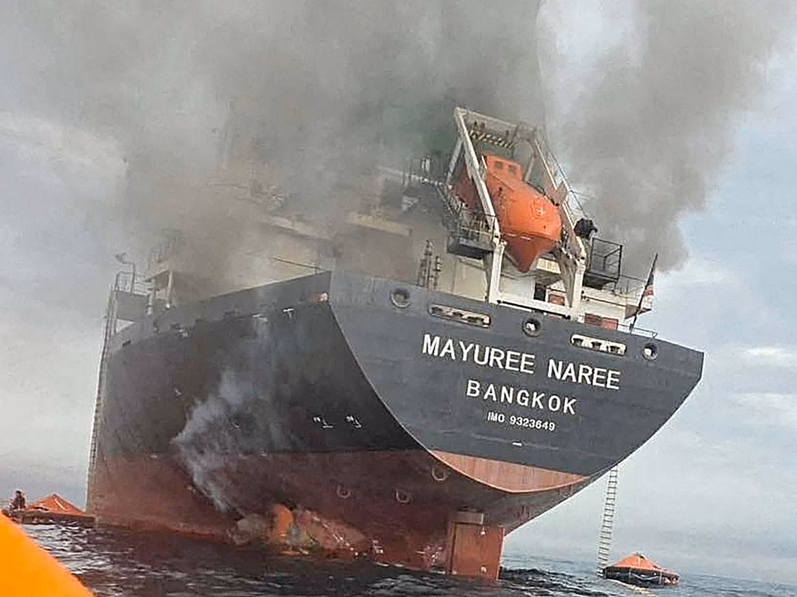 UN reports 20,000 sailors stuck after Hormuz Strait blockage, even as Iran insists it's accessible. 9 UN reports 20,000 sailors stuck after Hormuz Strait blockage, even as Iran insists it's accessible. 9