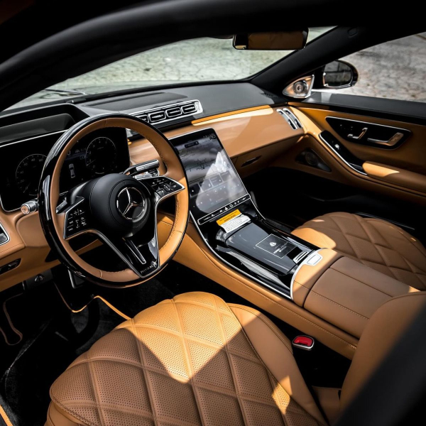 Famous football player bought an ultra-rare car for almost half a million euros (photo) 7