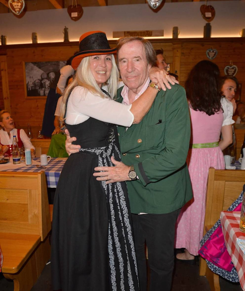 Legendary World and European Football Champion Becomes Grandfather for the First Time at 81 (Photo) 9