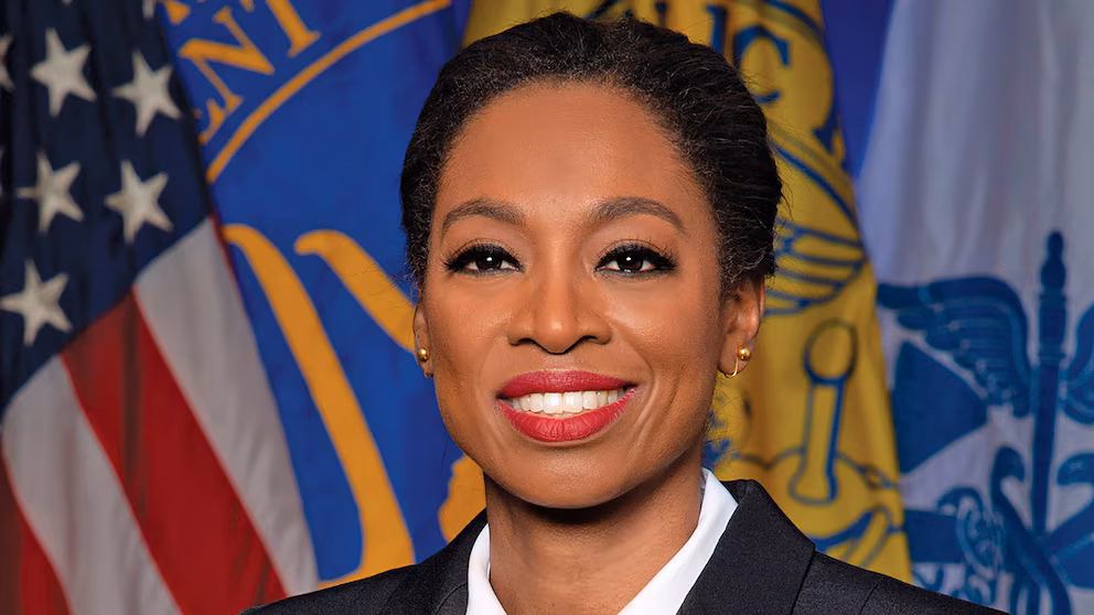 New CDC Head Garnering Doctor Acclaim: Key Facts