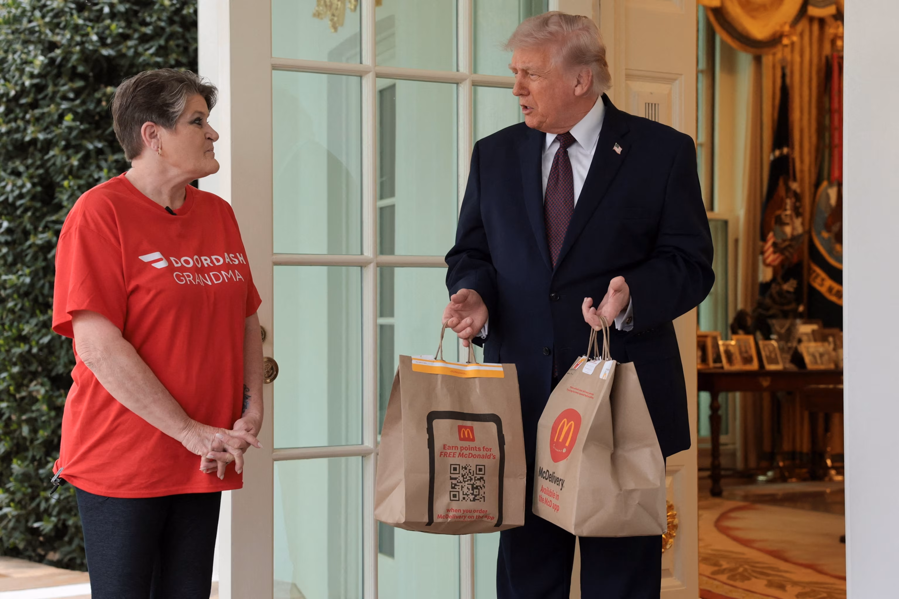 Trump Orders McDonald's at White House to Promote 'No Tip Tax' Stance 8