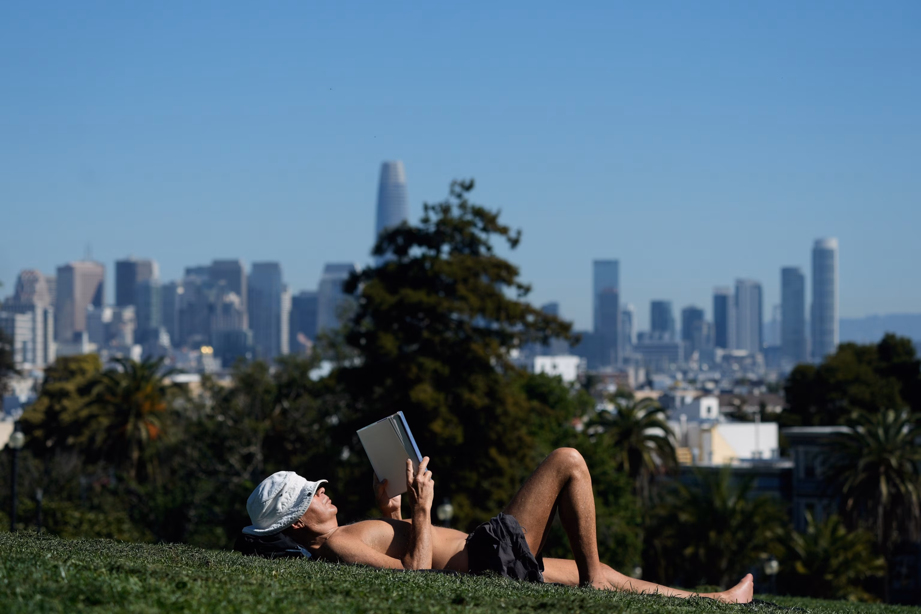 Early Heat's Peril: Health Risks Soar as Western Temps Spike 8