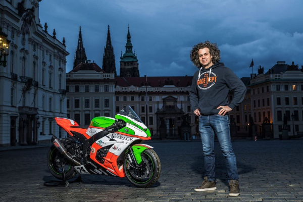 Famous motorcycle racer died while carrying out his father's last will (video) 4
