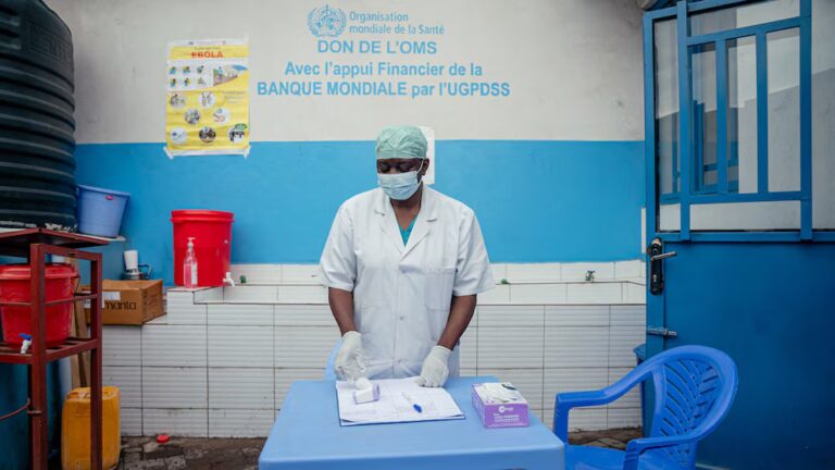 'Senza freni': I medici in prima linea nell'epidemia di Ebola parlano 16