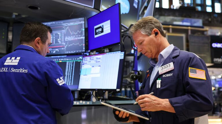 White House economic chief minimizes Americans' financial worries despite soaring fuel costs and rising prices 17