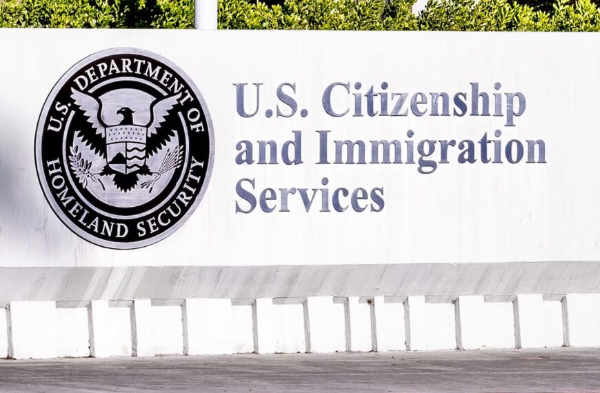 DHS: La Mayoría de los Inmigrantes Podrán Obtener Tarjeta Verde Sin Salir del País