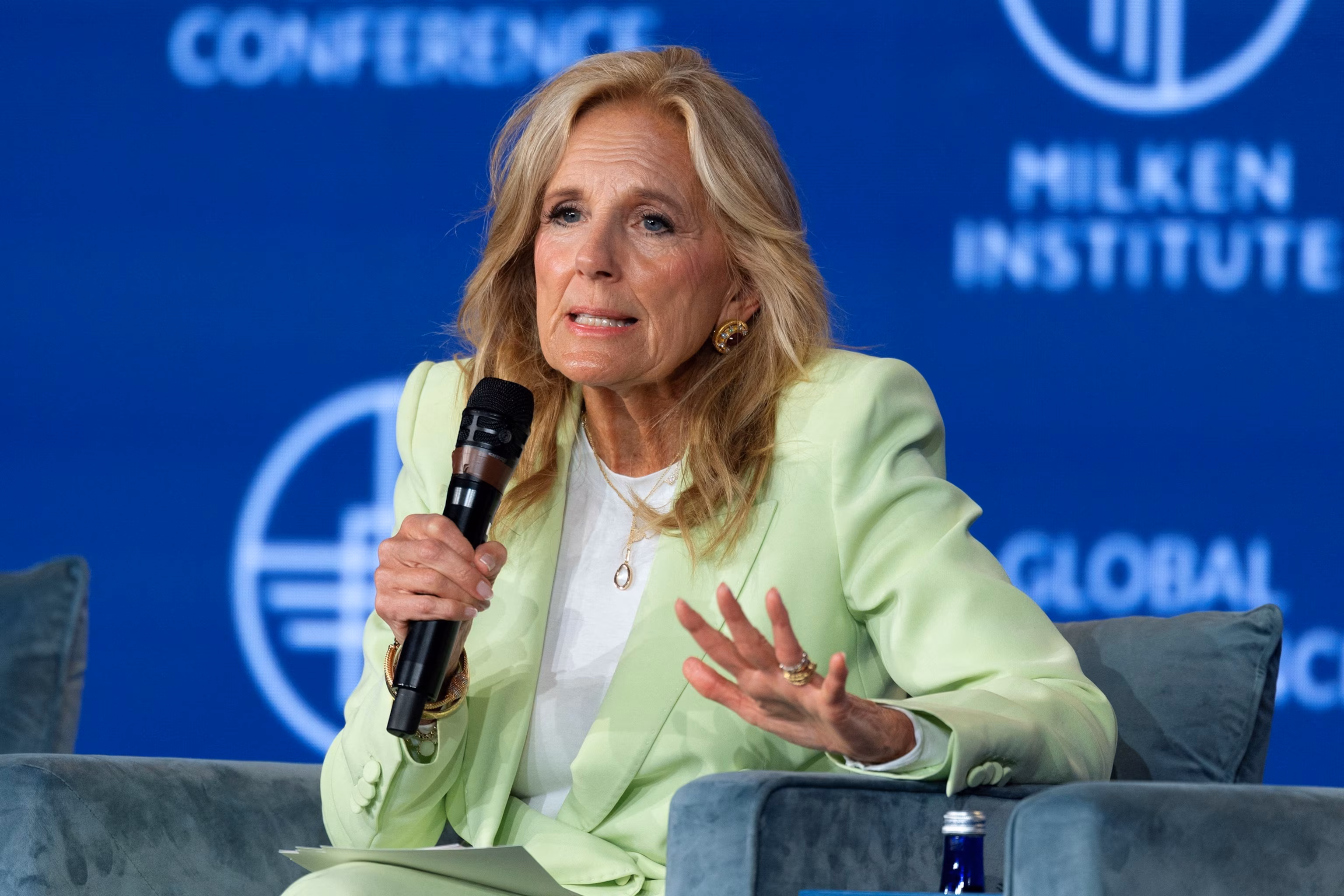 Jill Biden glaubt, Joe Biden hätte während der Debatte 2024 einen Schlaganfall erlitten. 5